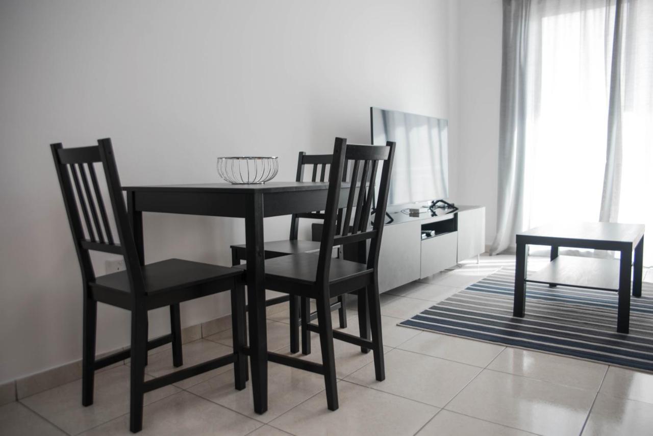Renovated One Bedroom Apartment In Paphos With Pool Exterior foto
