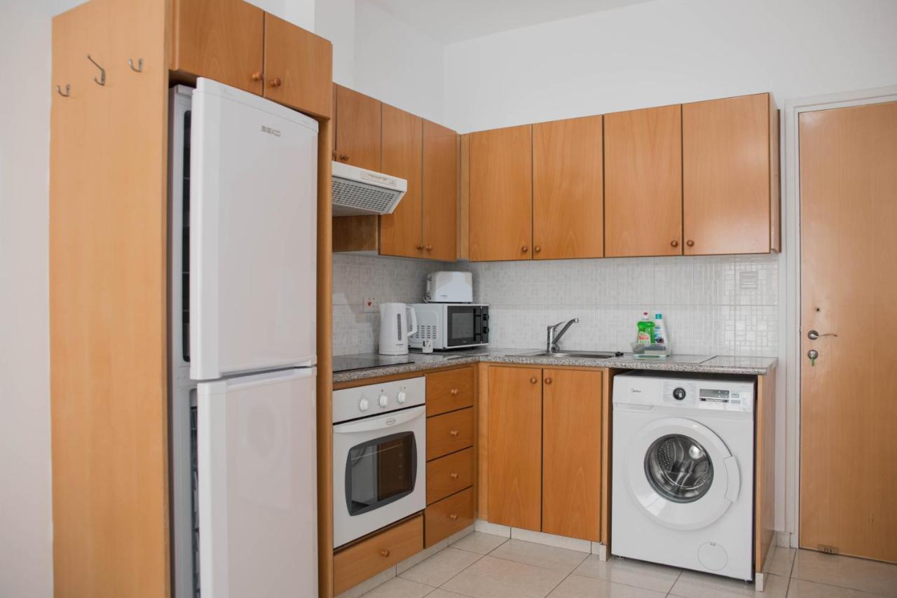 Renovated One Bedroom Apartment In Paphos With Pool Exterior foto